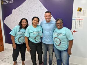 Ana Leila e integrantes da campanha 